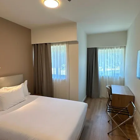Ξενοδοχείο Joao Paulo Ii 3*
